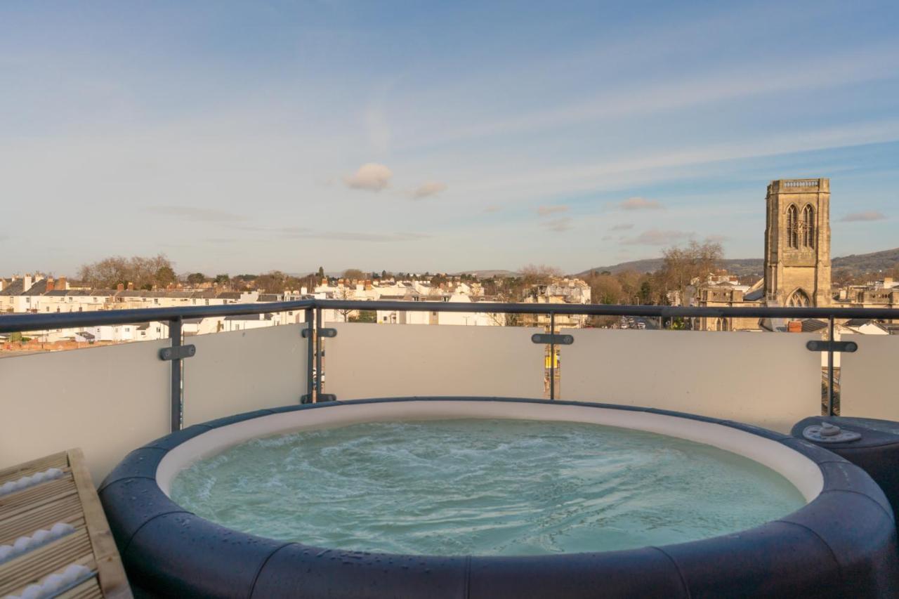 Central Penthouse With Hot Tub & Views 22 Cheltenham Exterior photo