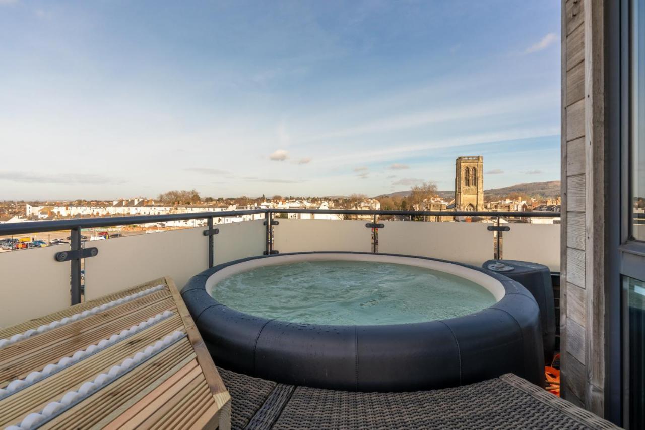 Central Penthouse With Hot Tub & Views 22 Cheltenham Exterior photo